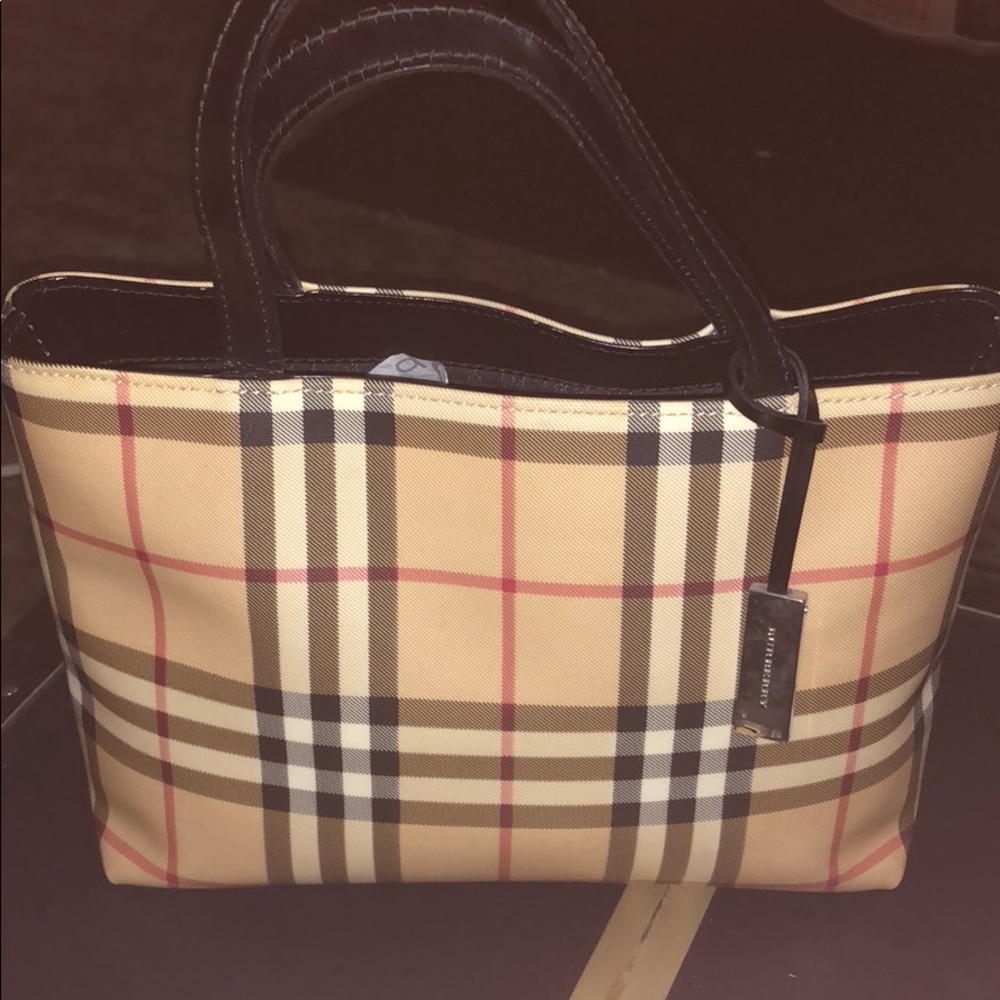 Burberry purse